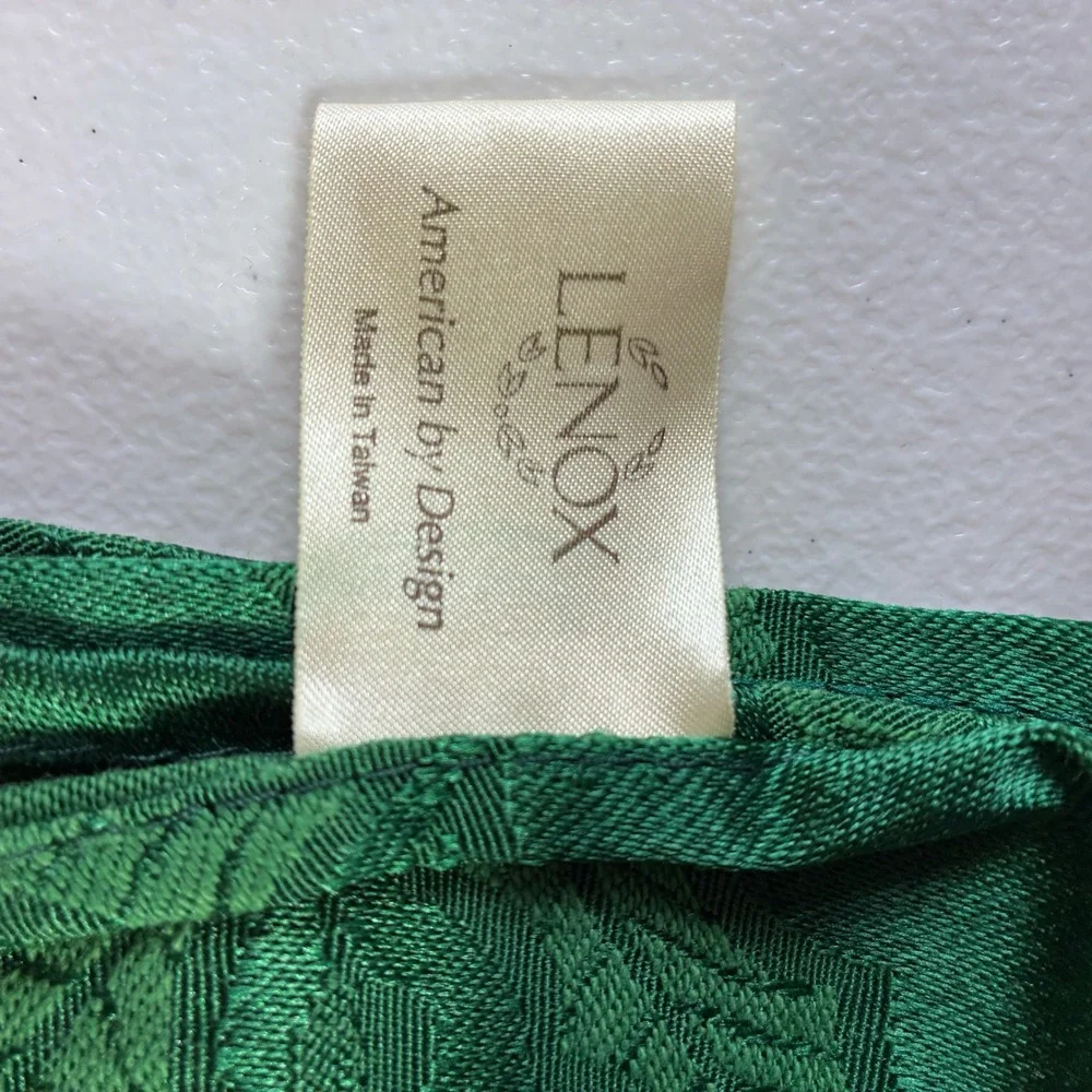 Lenox Green Holly Damask Round Tablecloth 74 Inch‎ Holiday Christmas Decor